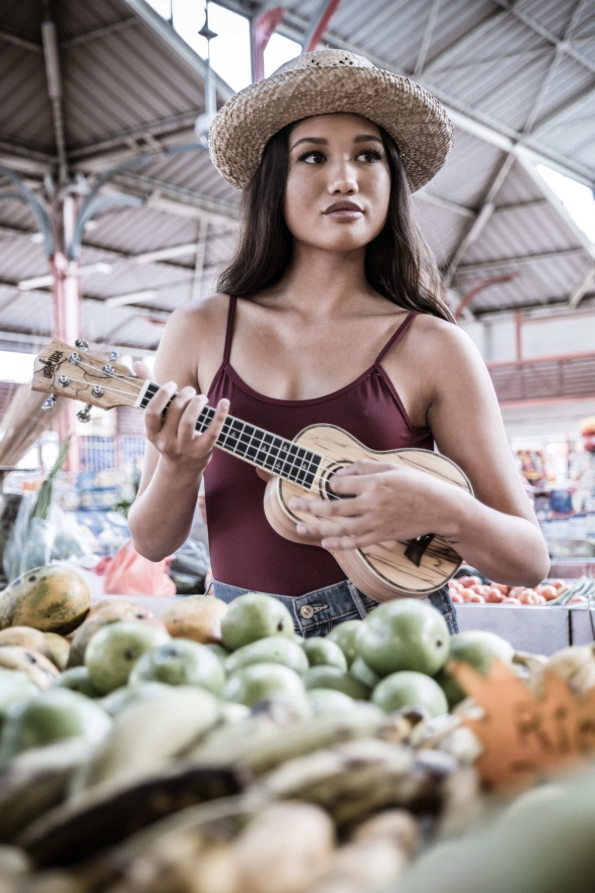 How to choose between a soprano and concert ukulele?