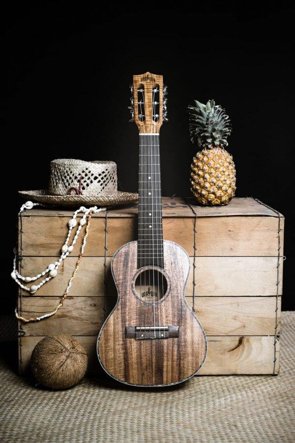 
                  
                    Guitarlele Petite Guitare Rangirora Petite Guitare Marron UpaUpa Tahiti
                  
                
